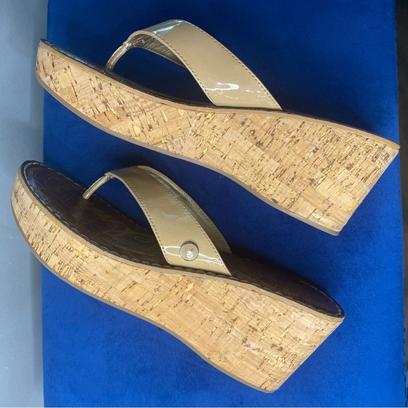 Sam Edelman Romy sandals patent leather tan flip flop wedges. - Picture 13 of 14